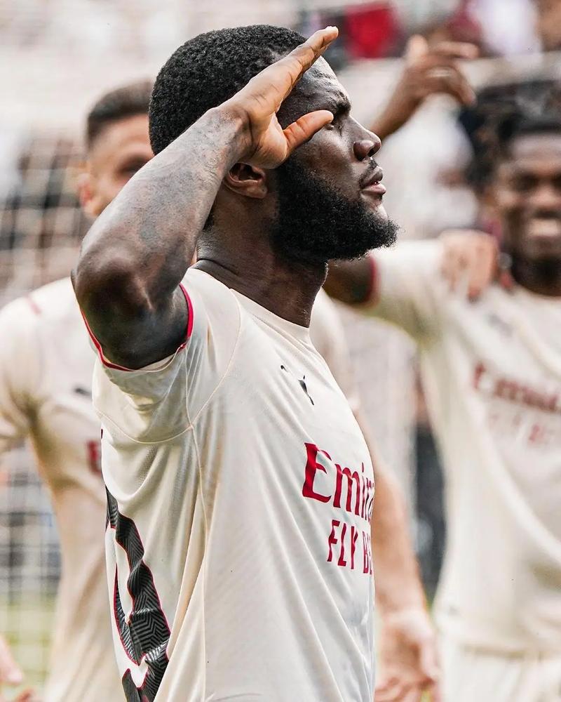 足球欧洲豪门中场爆发，连续三场送助攻（欧洲豪门中场火力全开，连续三战送出助攻）