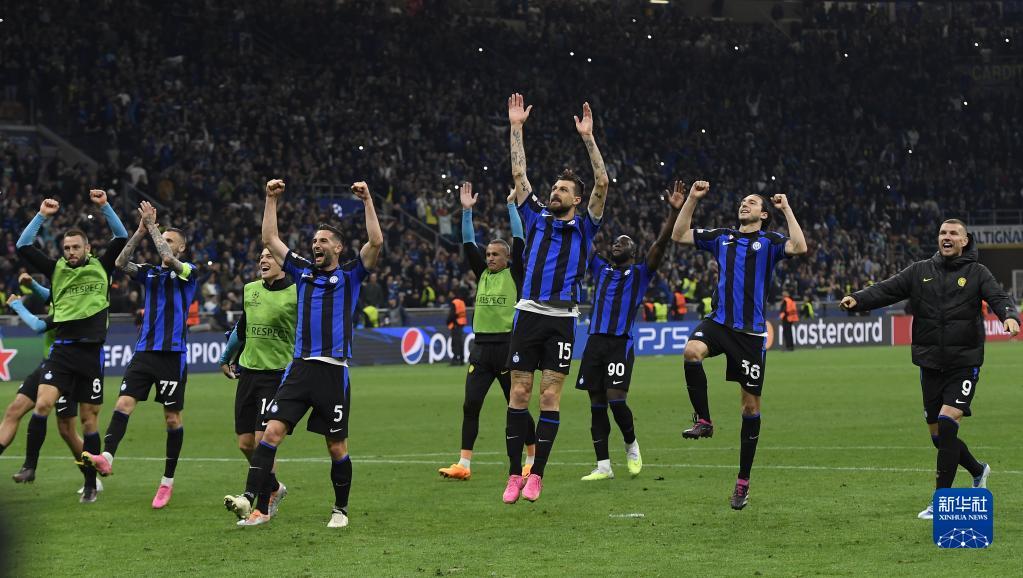 TA：纽卡继续在欧冠中高歌猛进；丹-伯恩的头球破门无与伦比