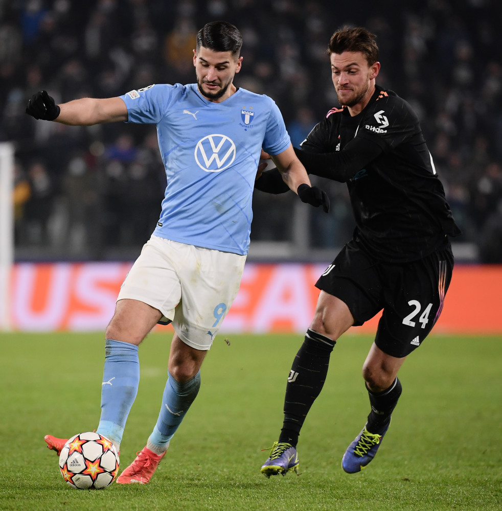 西媒：法兰克福球迷损坏诺坎普设施，巴萨向其索赔6100欧（西媒称：诺坎普设施遭损坏，巴萨向法兰克福球迷索赔6100欧元）