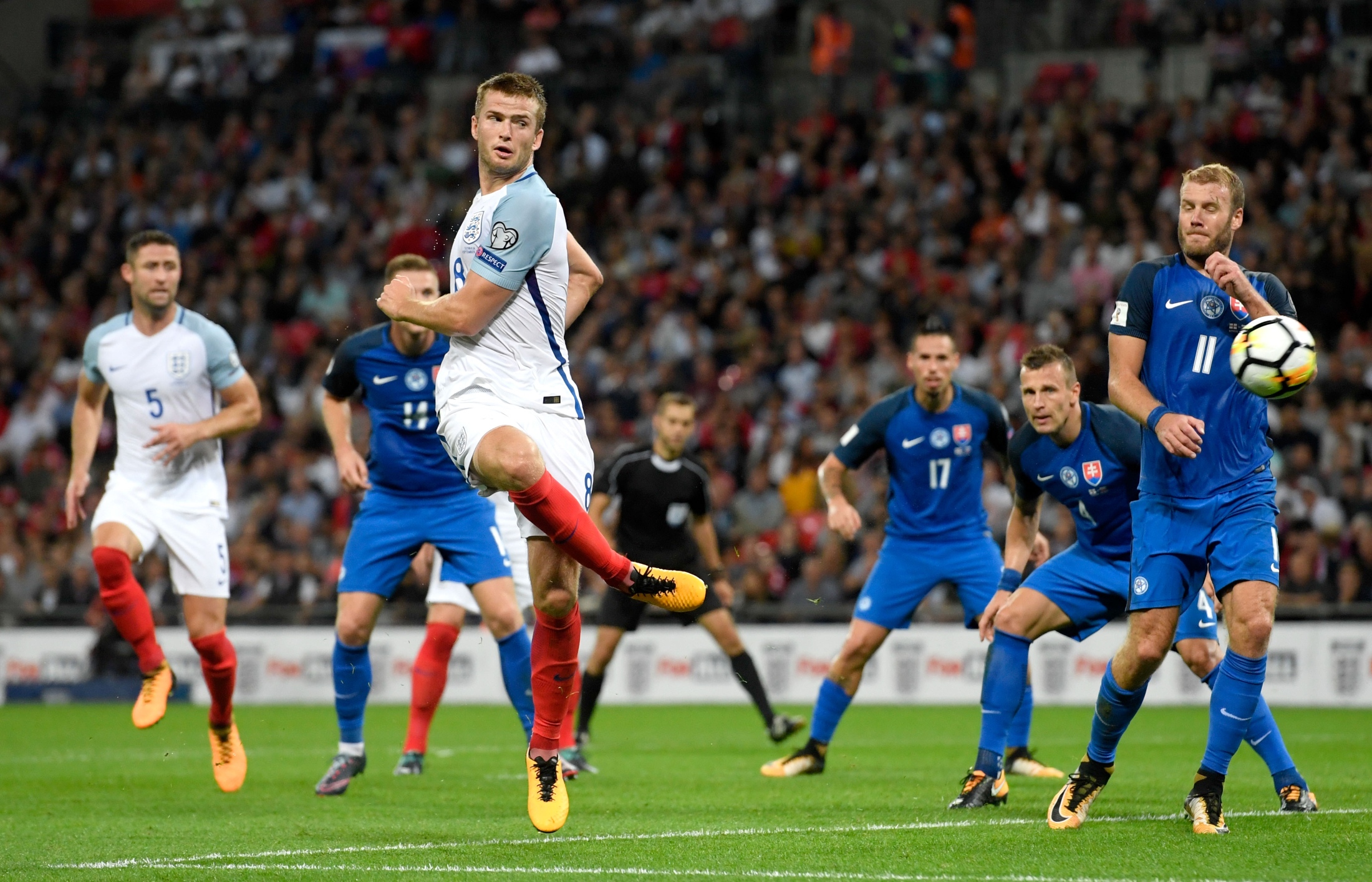 土媒：加拉塔萨雷与曼联争鲁本·内维斯，纽卡和热刺准备报价（土耳其媒曝：曼联与加拉塔萨雷竞逐鲁本·内维斯，热刺与纽卡斯尔准备出价）