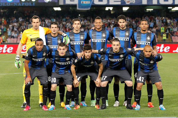 半场战报：温哥华白浪2-0洛杉矶，拉沃尔达、萨比建功