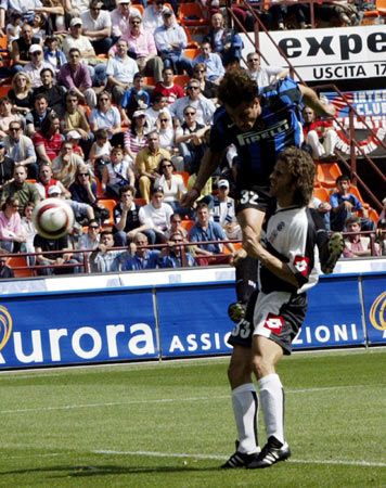 队记：鹈鹕不会草率地接受锡安报价，交易或要等到明年休赛期