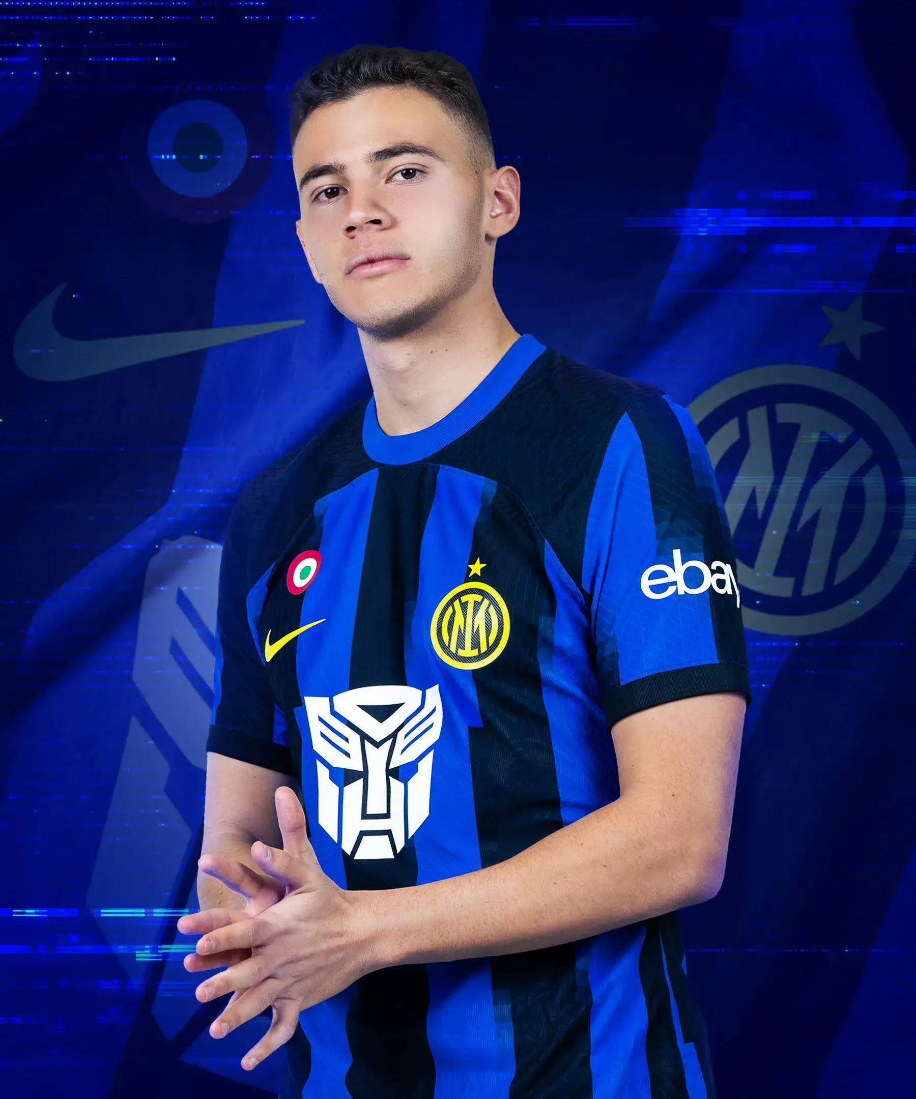 记者：申花队昨天傍晚抵达天津，出征的队伍中没有门将薛庆浩（记者：申花队昨傍晚抵津，出征名单未见门将薛庆浩）