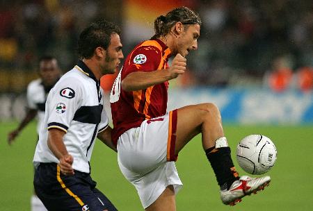 山东泰山达成中国顶级联赛总积分1500分里程碑，为中超首队（山东泰山破中国顶级联赛1500分大关，率先成为中超首队）