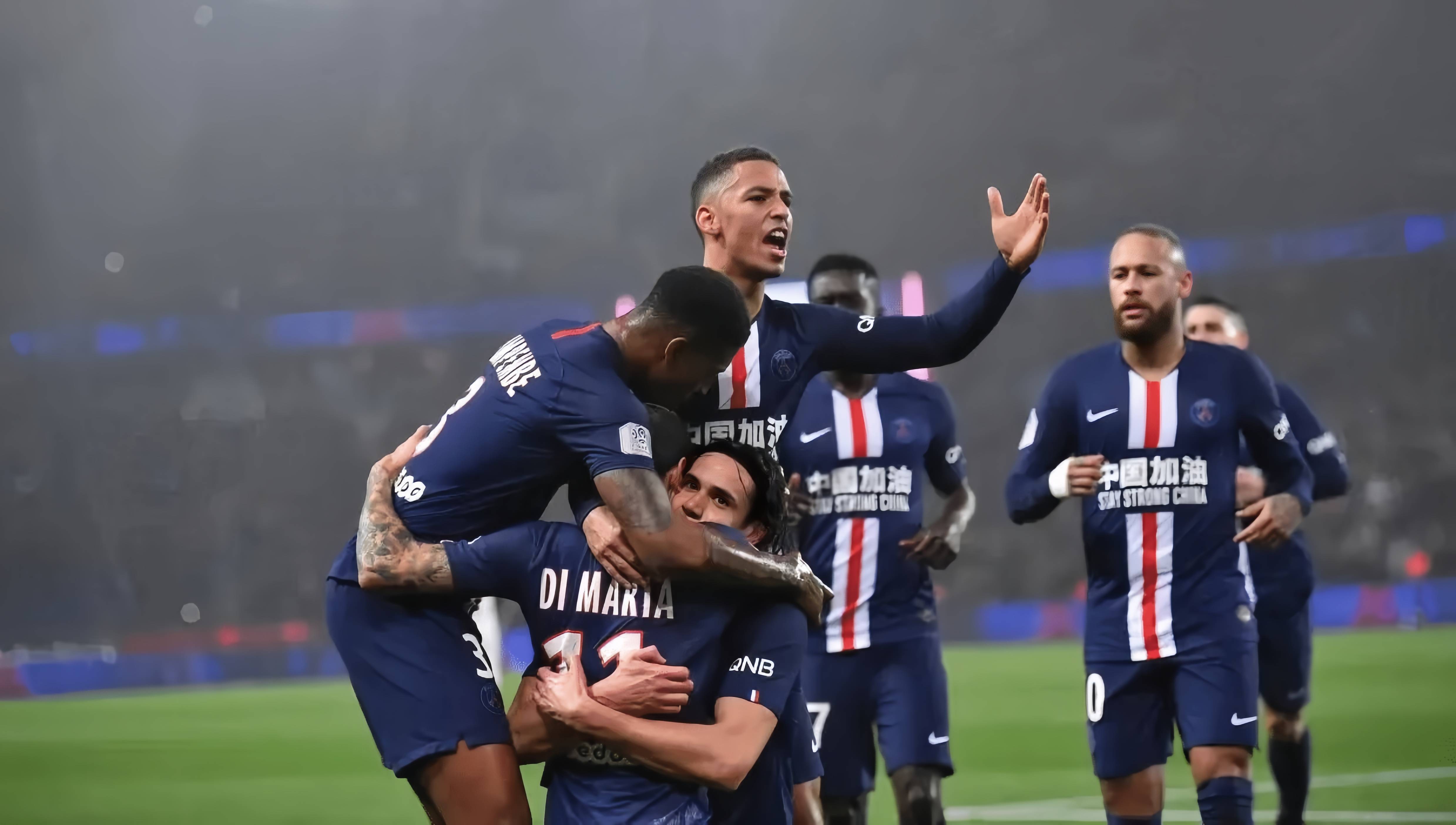 图片报：阿德耶米和他妻子拍了一部生活纪录片，预计明年上线（图片报：阿德耶米携妻拍摄生活纪录片，预计明年播出）