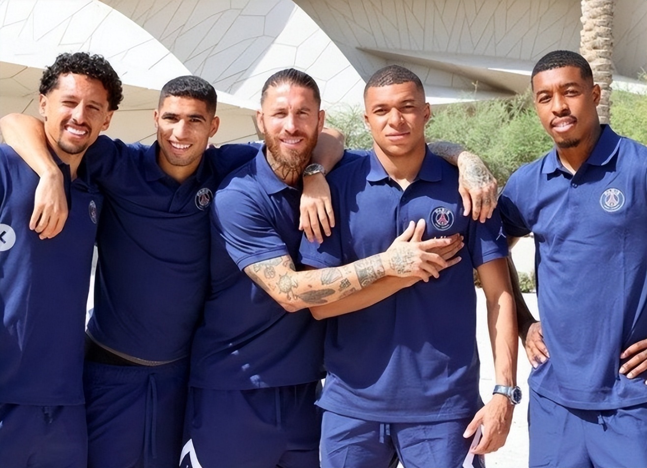 汪涵老婆杨乐乐带儿子参加马术比赛 11岁的沐沐侧脸像爸爸