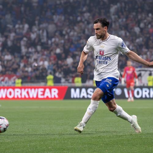 曼联瞄准马赛新星巴科拉：格林伍德复仇之旅（曼联欲签马赛新星巴科拉，格林伍德开启复仇征程）